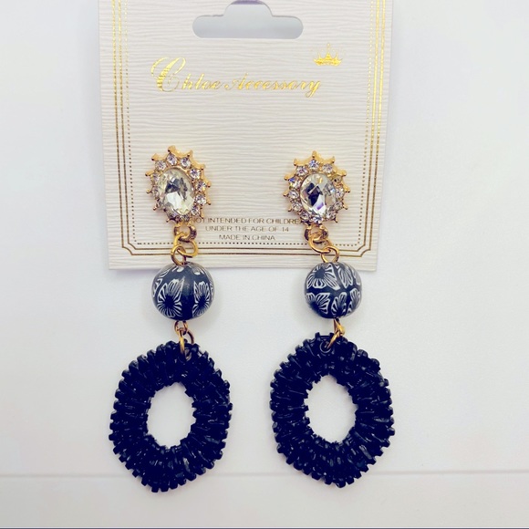 Earrings Crystal and Black Pierced! CUTE BRAND NEW - Picture 9 of 14